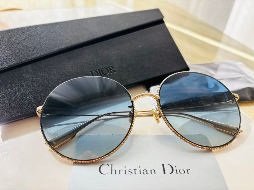 Dior グリーンサングラス メンズ　レディース　ディオールサングラス