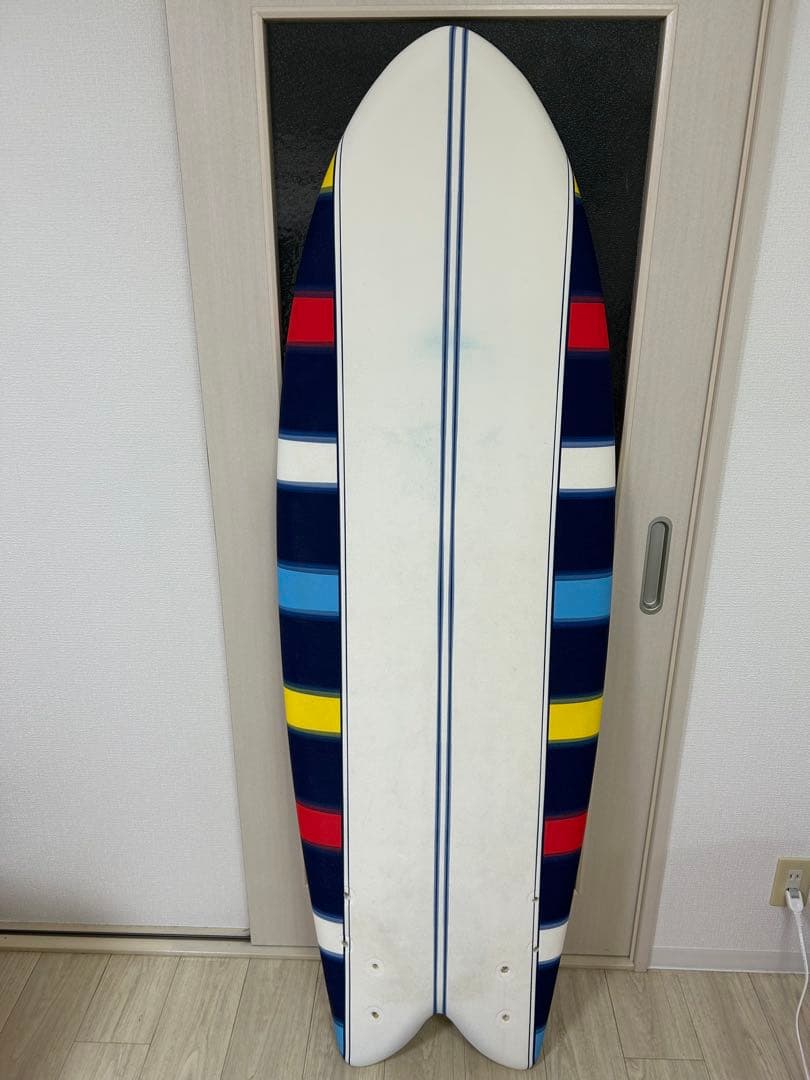 コストコサーフボード　5.8 4フィン付き