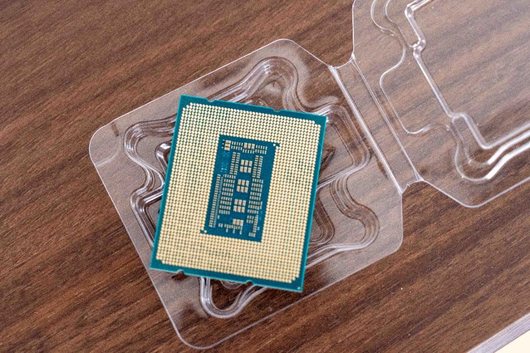 Intel Core i7 13700KF 第13世代 CPU 動作確認済