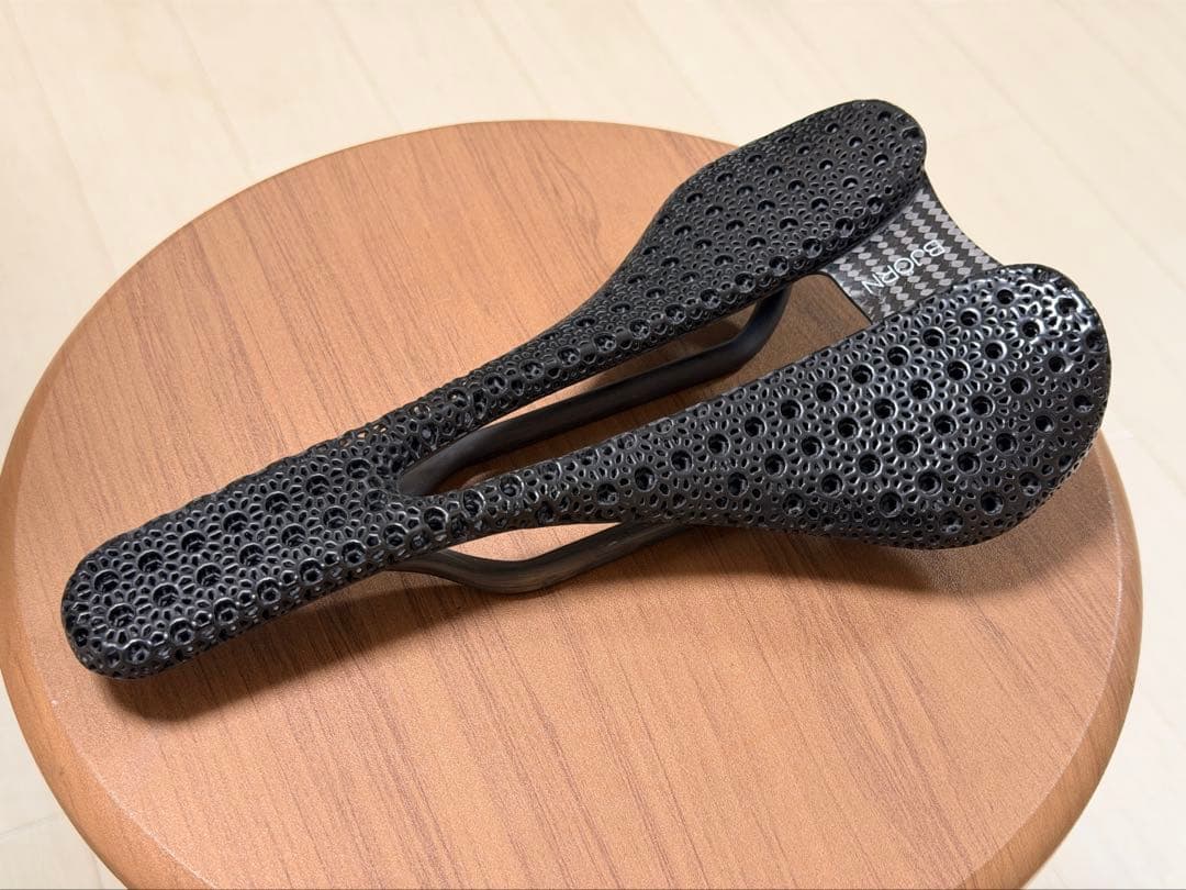 bjorn setka 143mm カーボン　3d サドル
