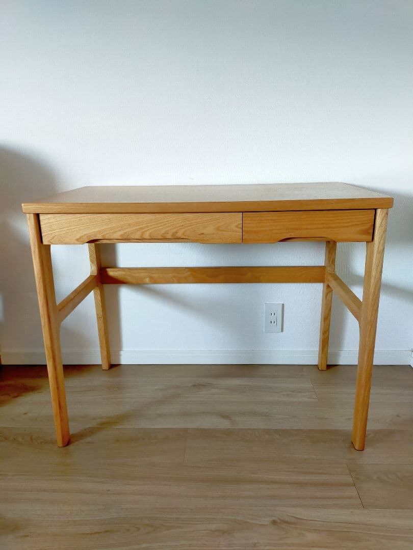 タモ材の木製デスク 学習机 パソコン