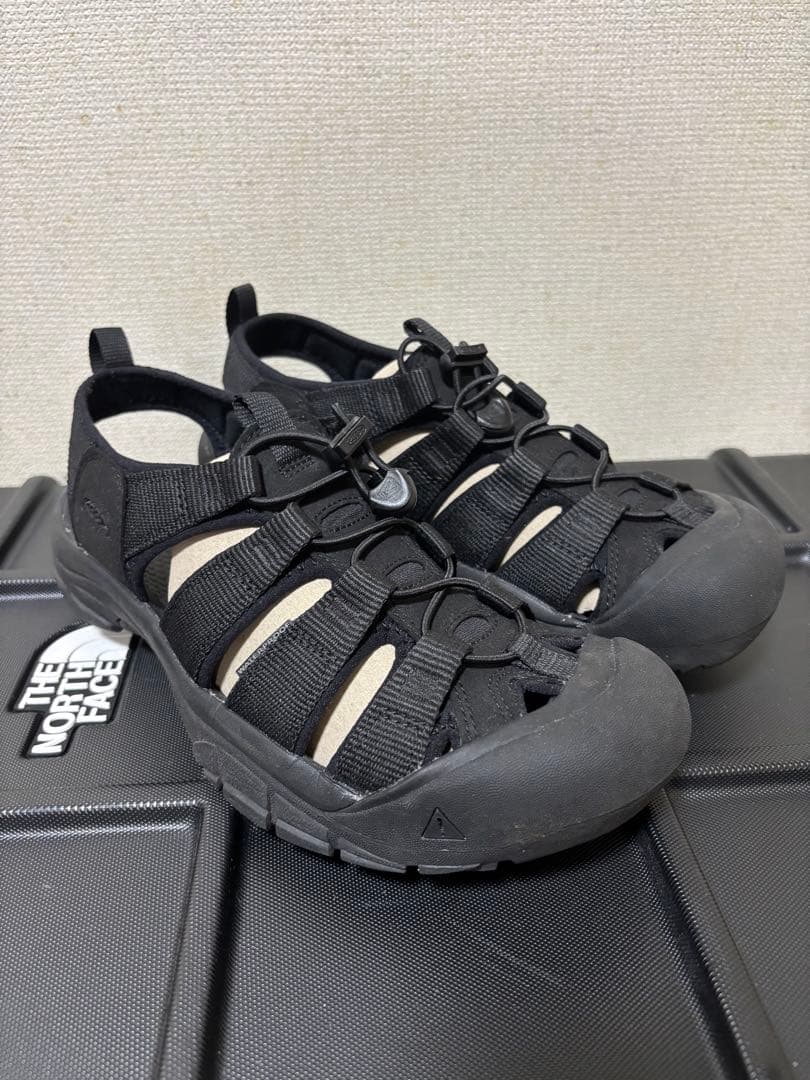 期間限定値下げ KEEN ニューポートH2 28センチ ブラック 黒