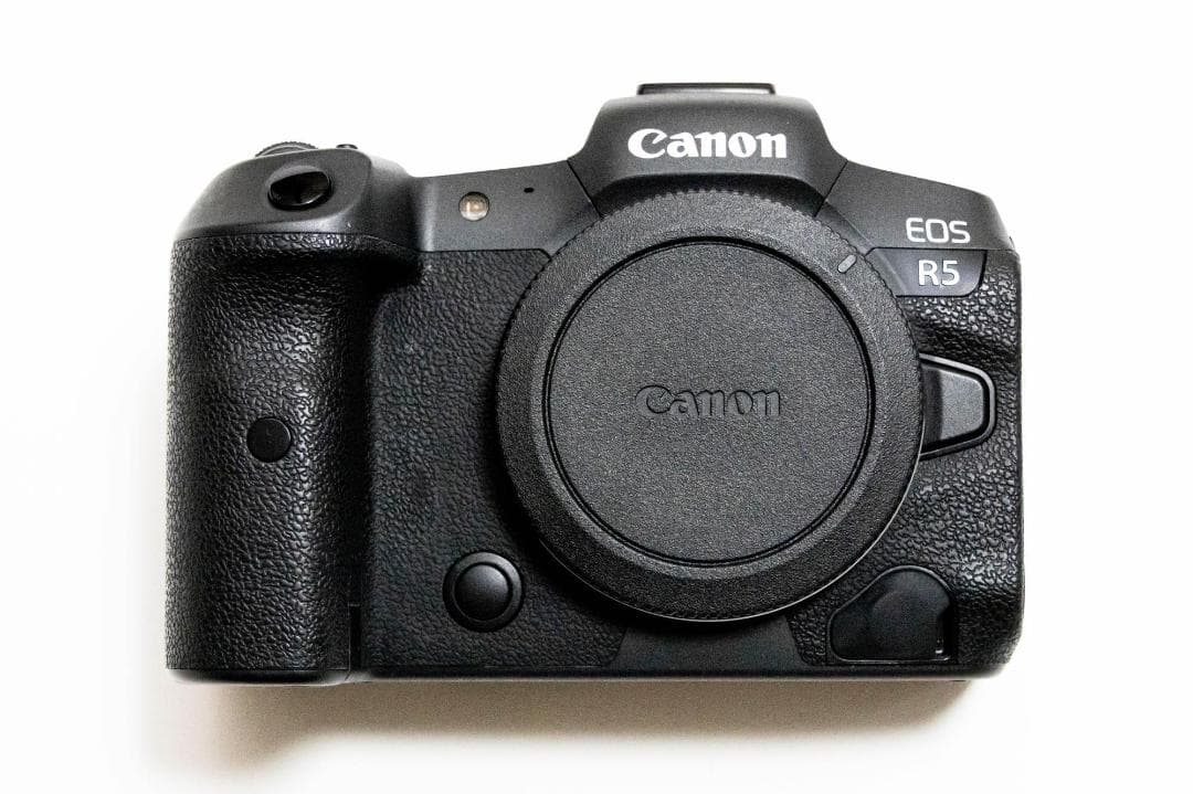 Canon キヤノン EOS R5 + RF50mm F1.8 （別売フード付）