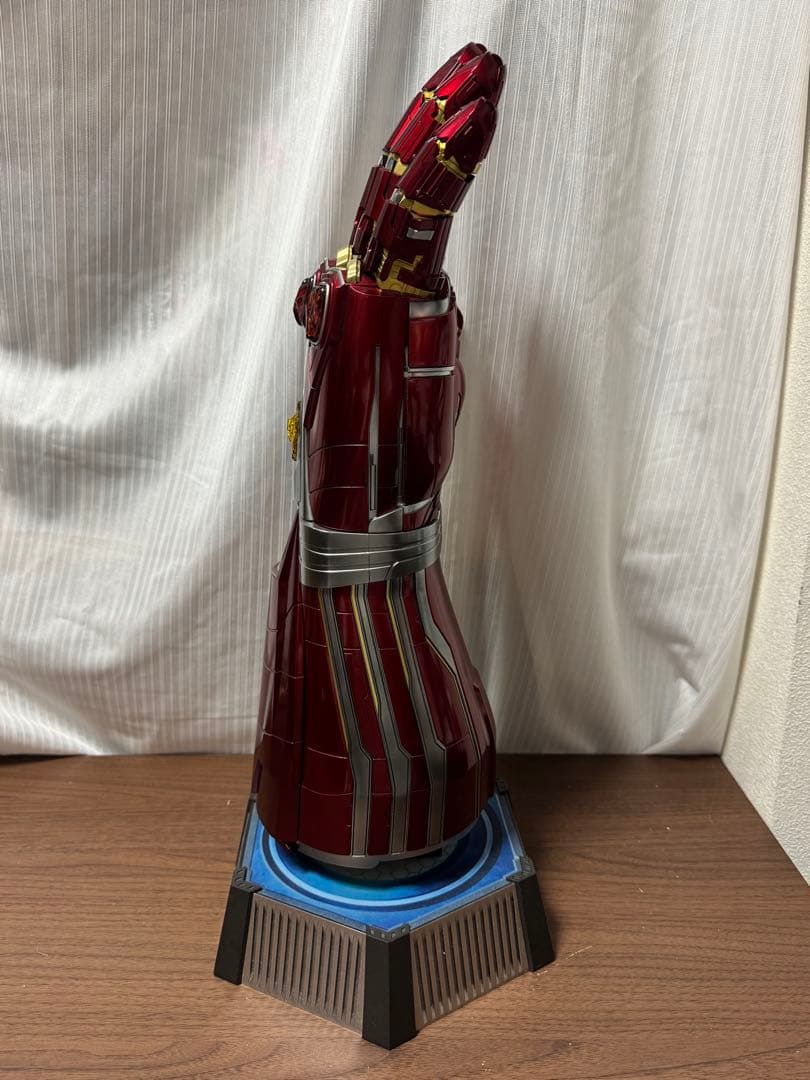 チ*ラ様 ホットトイズ１／１スケールレプリカ　ナノ・ガントレット