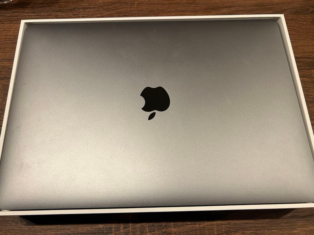 MacBook Air 13インチ　M1チップ搭載256GB