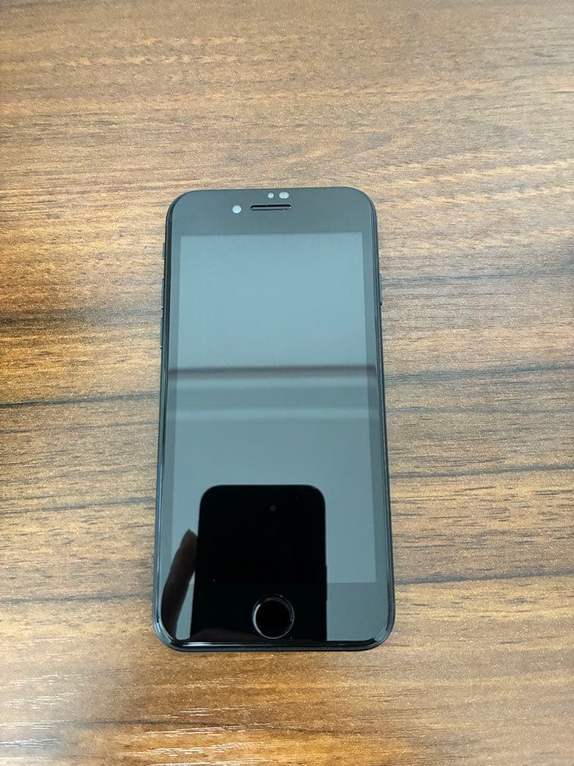 【美品・送料込】Apple iphone se 第3世代