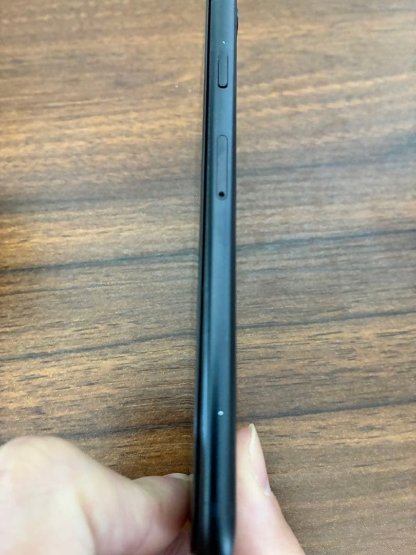 【美品・送料込】Apple iphone se 第3世代