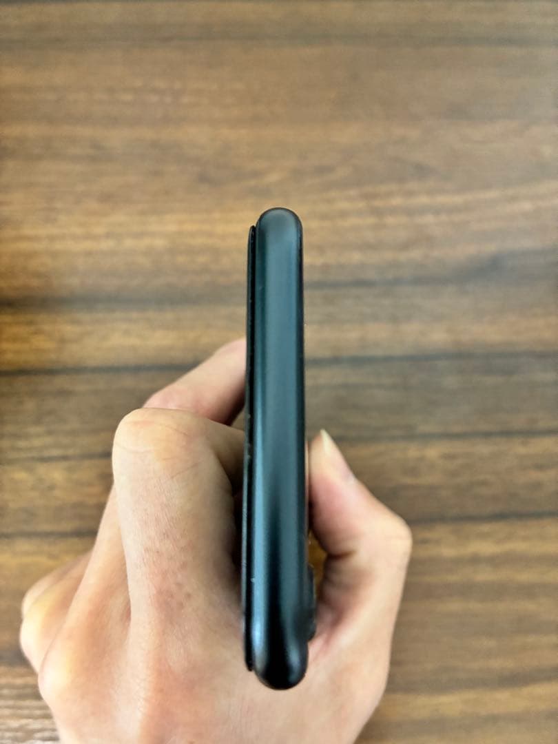 【美品・送料込】Apple iphone se 第3世代