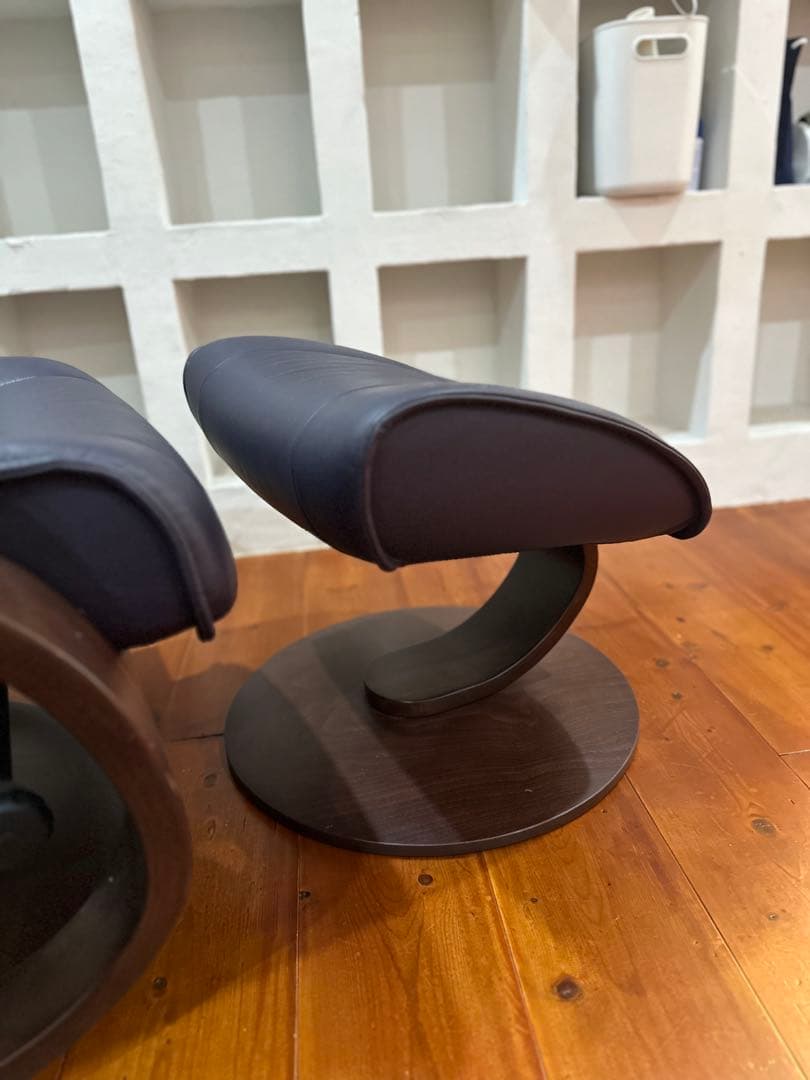 シモンズ　ムスタング　リクライニングチェアとオットマン