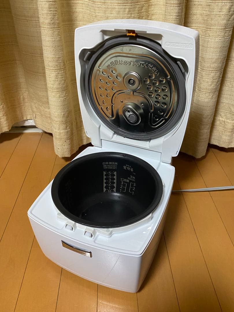 極美品　三菱IH炊飯器 5.5合 炭炊釜 NJ-VVB10-W 2021年製