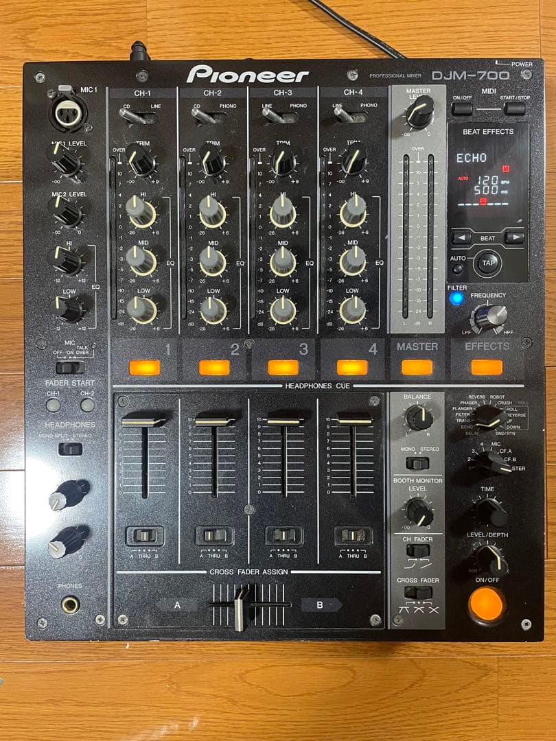 Pioneer DJM-700 DJミキサー