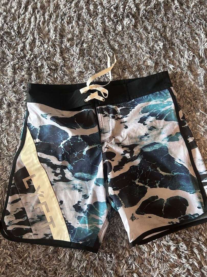 LYFT サーフパンツ 海