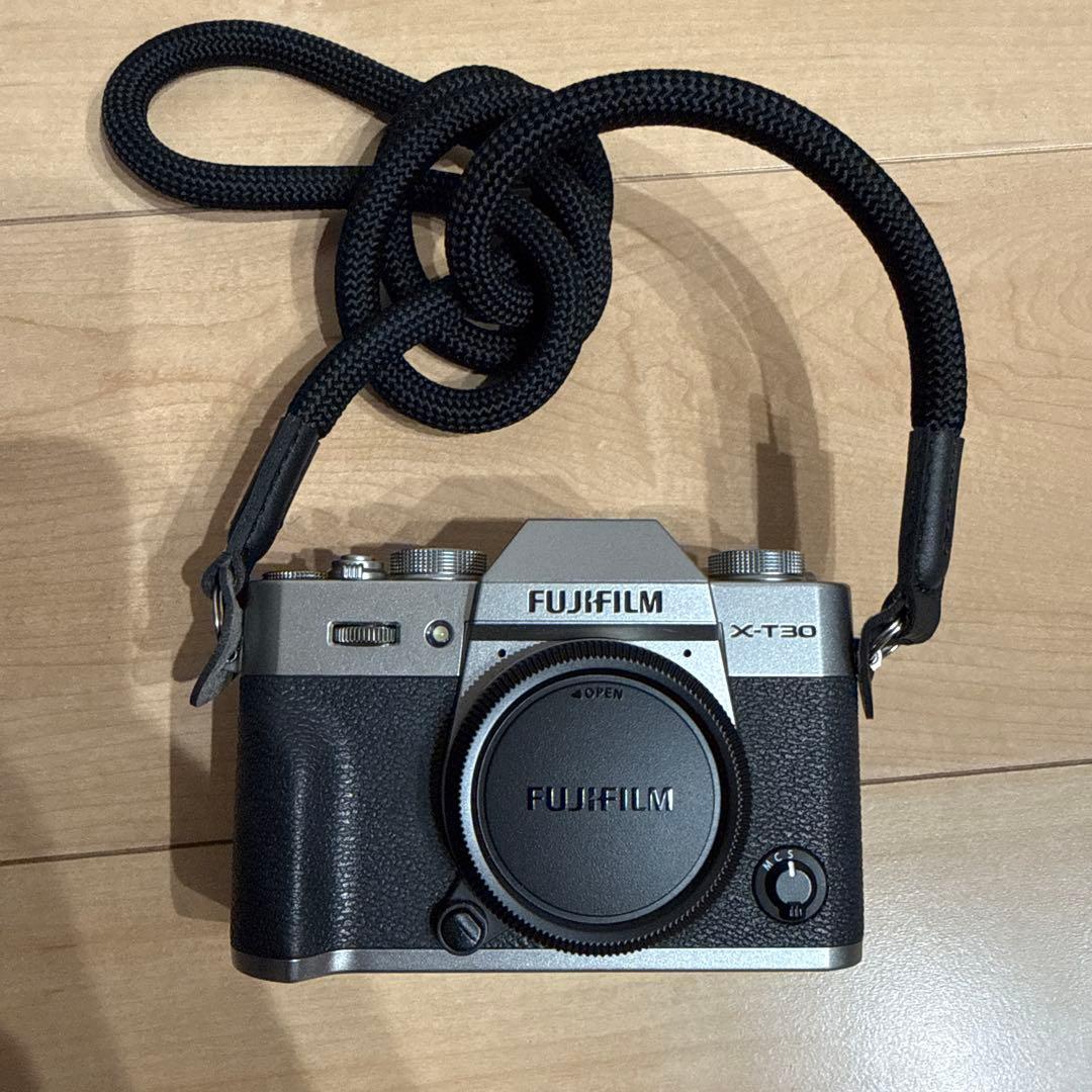 (美品)Fujifilm X-T30ミラーレス一眼 本体