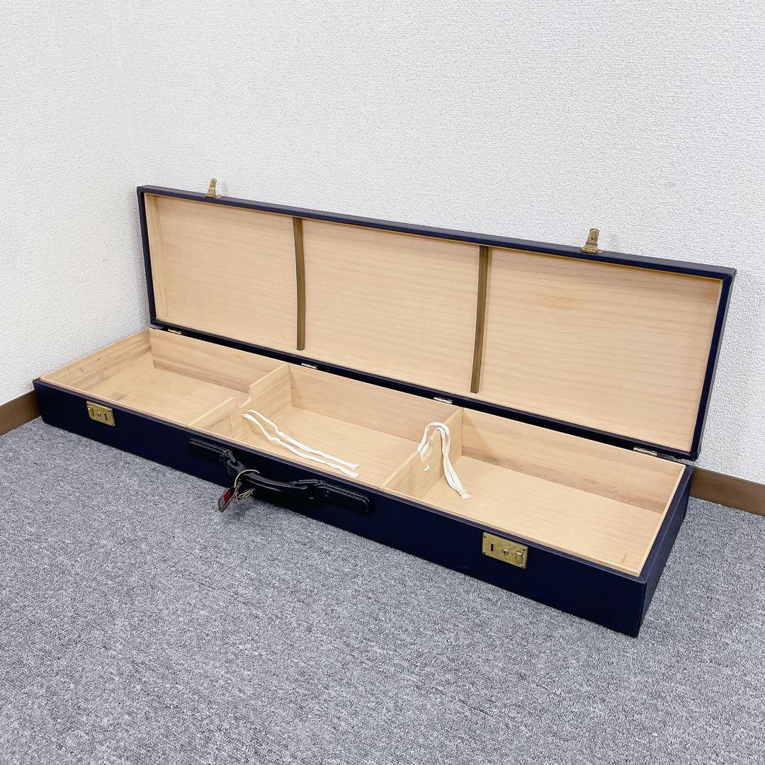 三味線 虎トチ紅木 子持ち綾杉胴 犬皮 二本溝 紅木糸巻き K22 金細 細棹