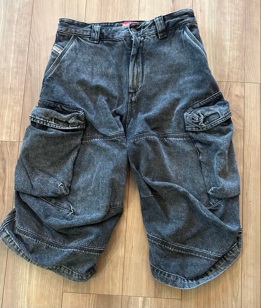 DIESEL デニム　カーゴ　ショートパンツ D-ARNE-SHORT-S