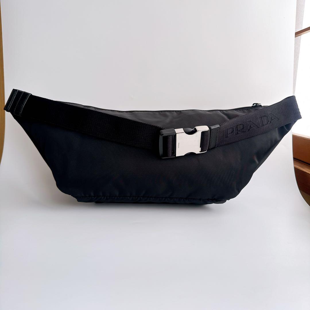 プラダ テスート モンターニャ トライアングル ウエスト ボディ ヒップ バッグ