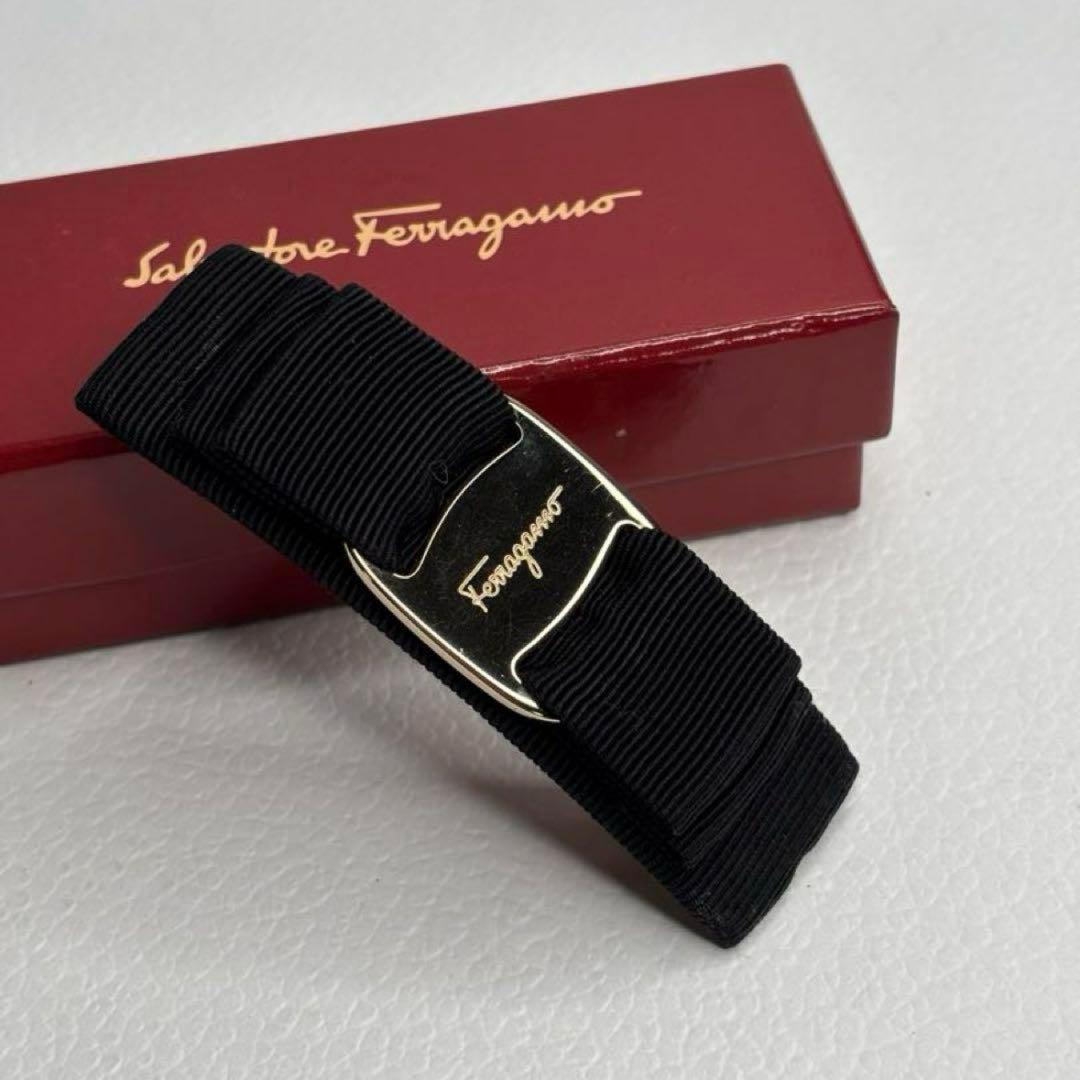 サルヴァトーレフェラガモ ヴェラリボン バレッタ