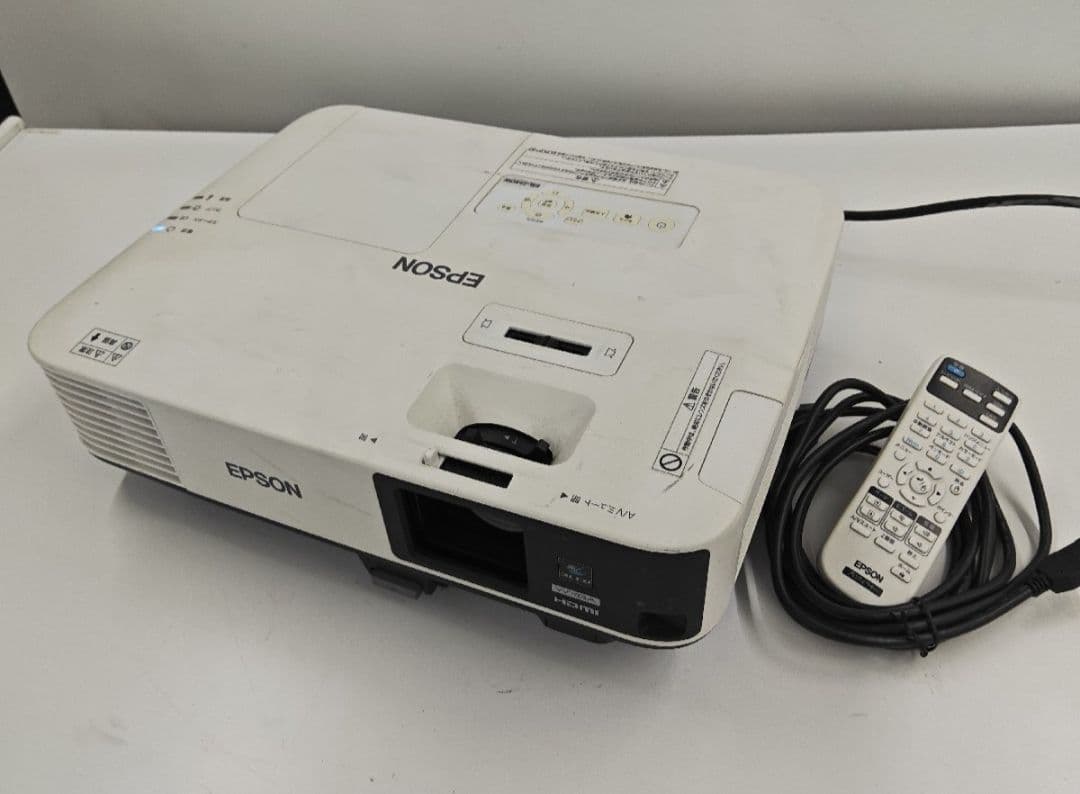 EPSON プロジェクター　EB-2140W　 ランプ時間50H/11H 時間