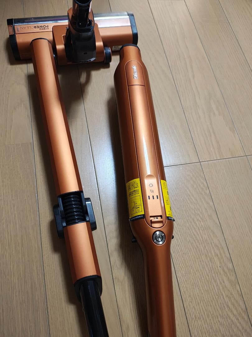 シャーク★コードレスクリーナー★CS651JOR★バッテリー新品と同等★