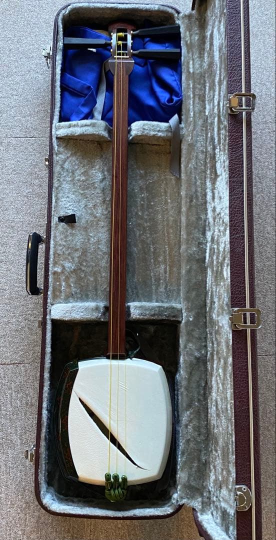 太棹三味線　要皮張り替え