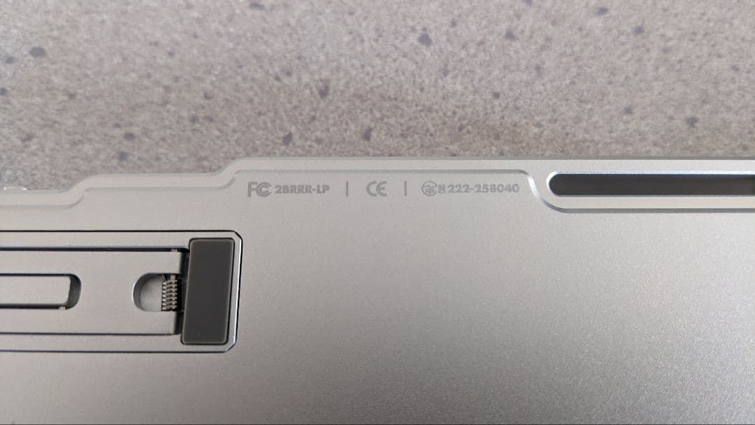 Cornix LP 分割キーボード シルバー・ホワイト CE 技適認証済み