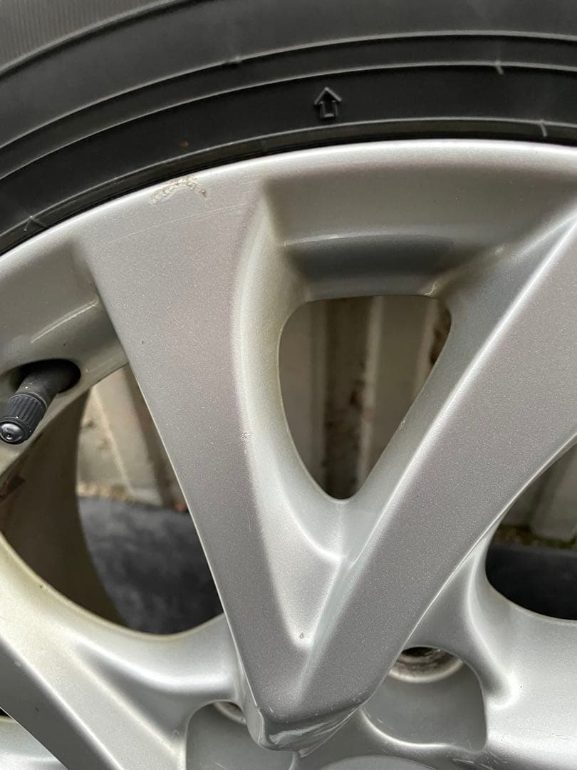 ①オーリスハイブリッド用純正16インチアルミホイールスタッドレスタイヤセット1本