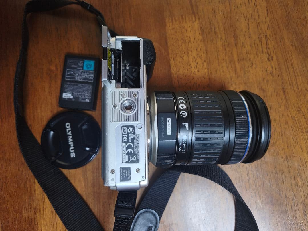 Olympus E-PL1 レンズ　ストラップ　バッテリー　 本体　セット