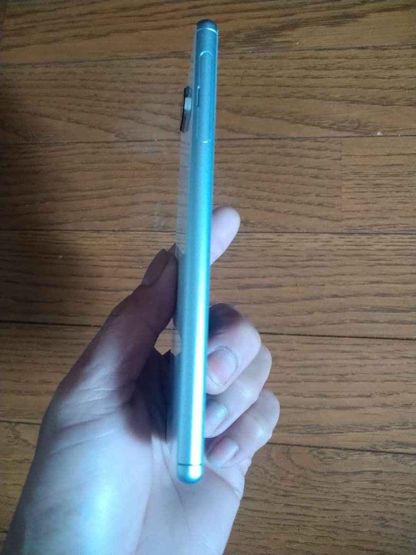 SONY Xperia 8 64GB au版 SIMロック解除済み 美品