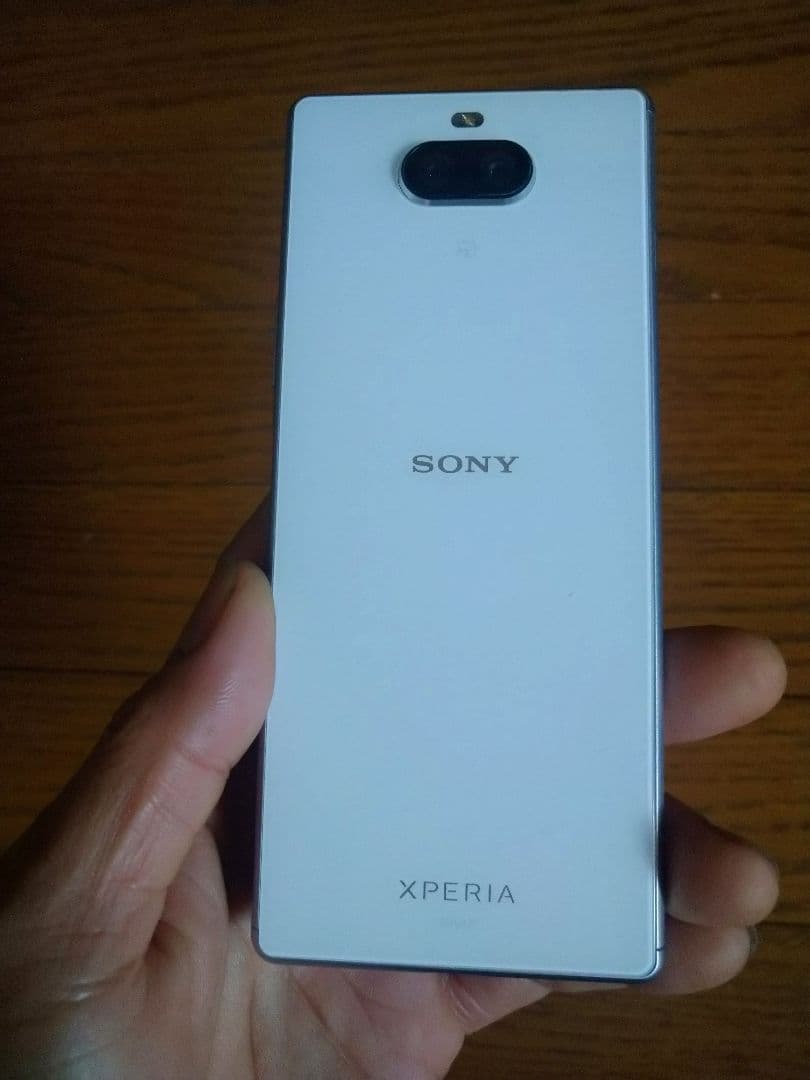 SONY Xperia 8 64GB au版 SIMロック解除済み 美品