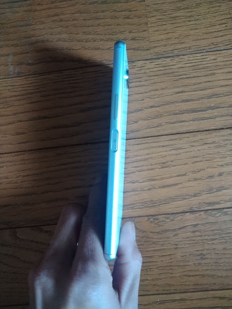 SONY Xperia 8 64GB au版 SIMロック解除済み 美品