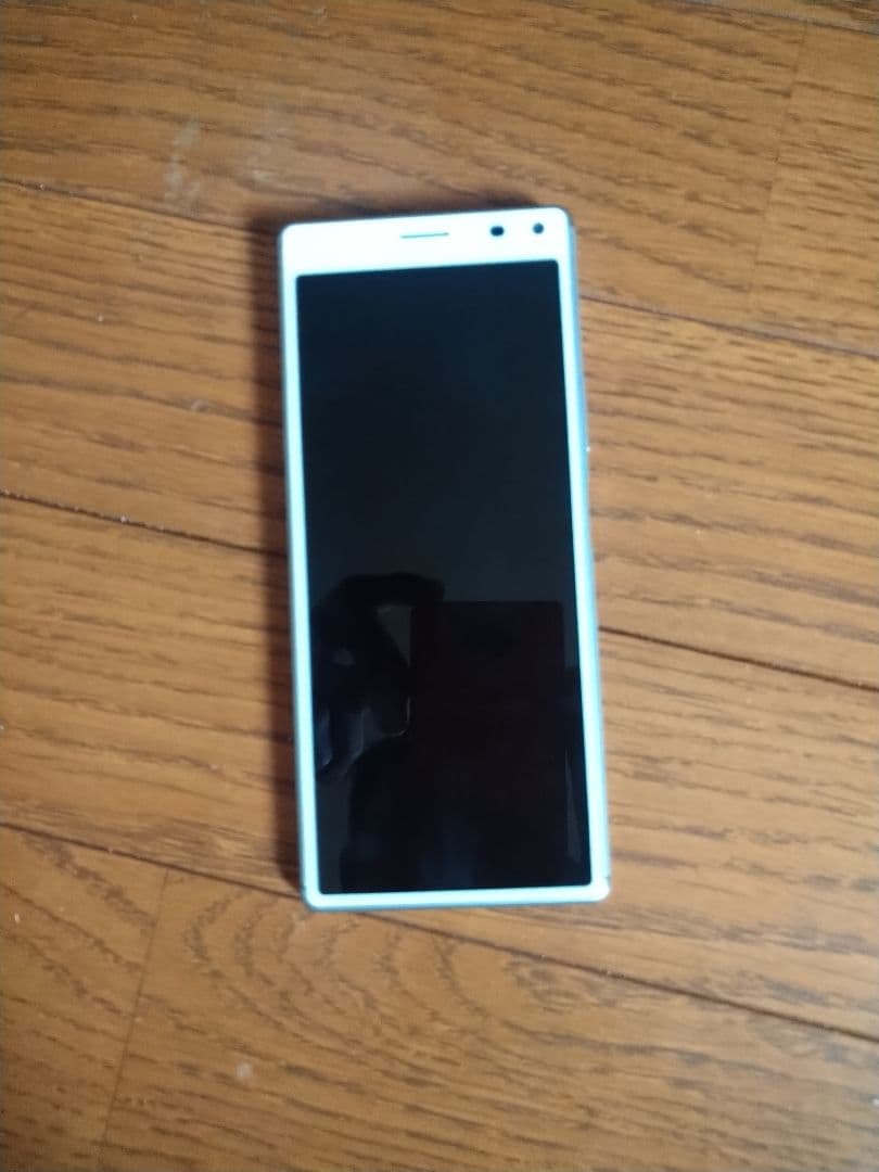 SONY Xperia 8 64GB au版 SIMロック解除済み 美品
