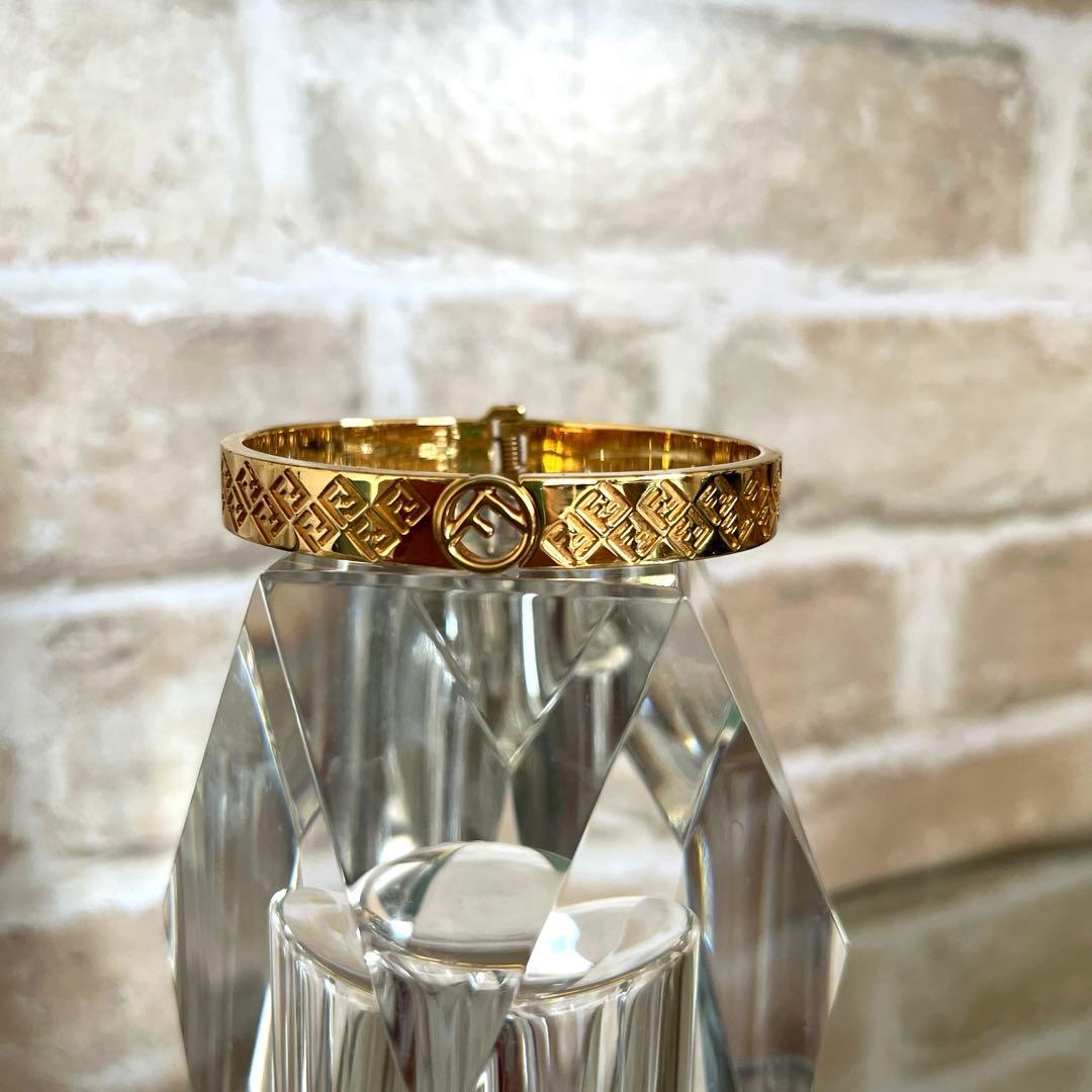 FENDI フェンディ　バングル