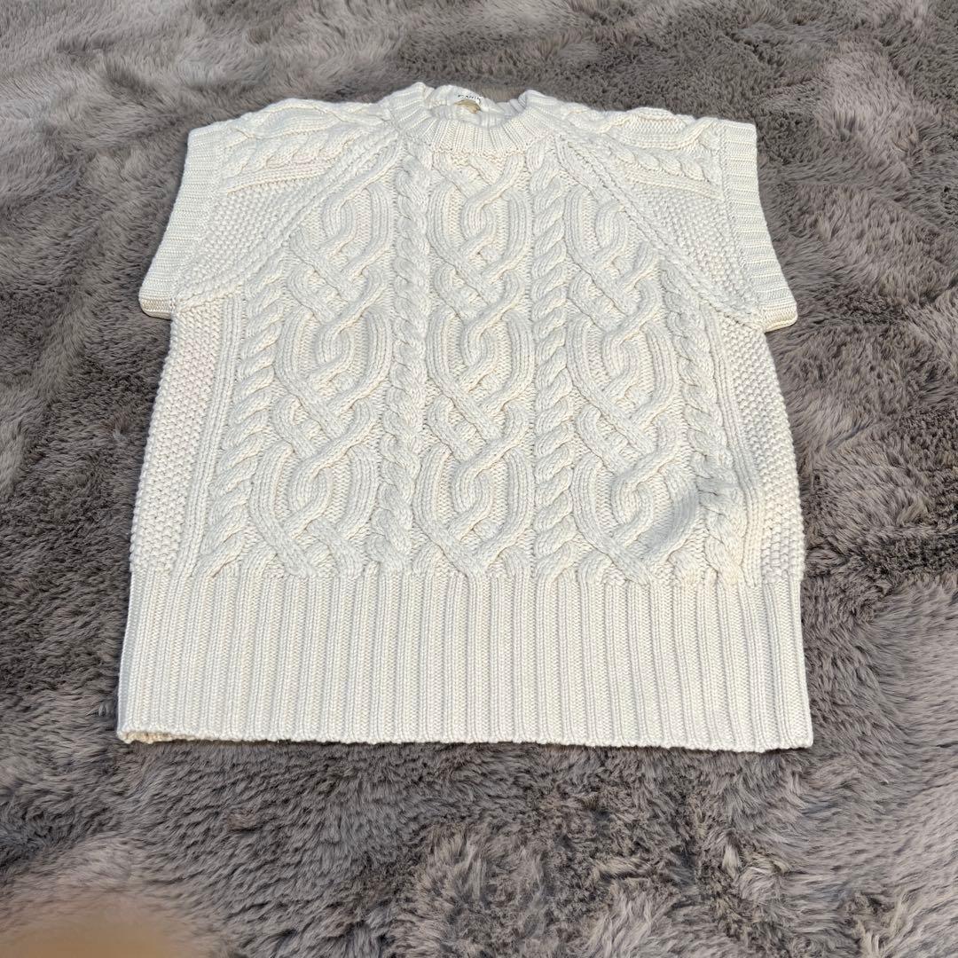 値下げしました。BLAMIN Kケーブルニットベスト 38 ホワイト