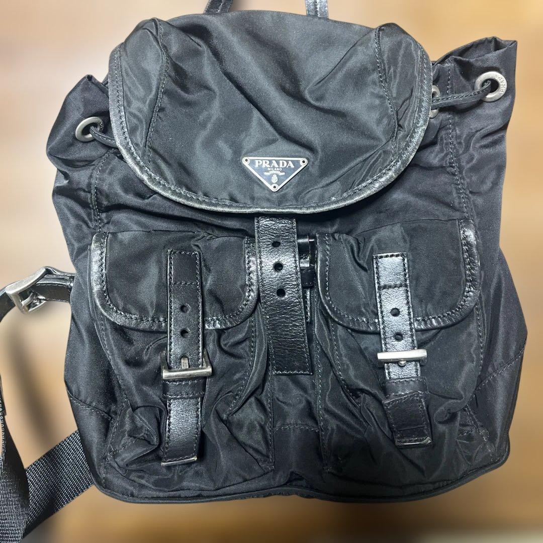 プラダ ブラックナイロンバックパック