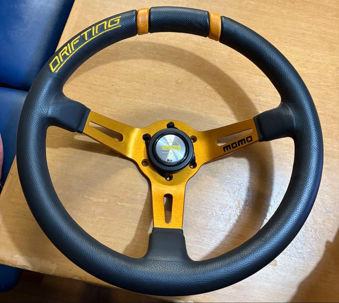 MOMO モモ ステアリング ドリフティング 33パイ