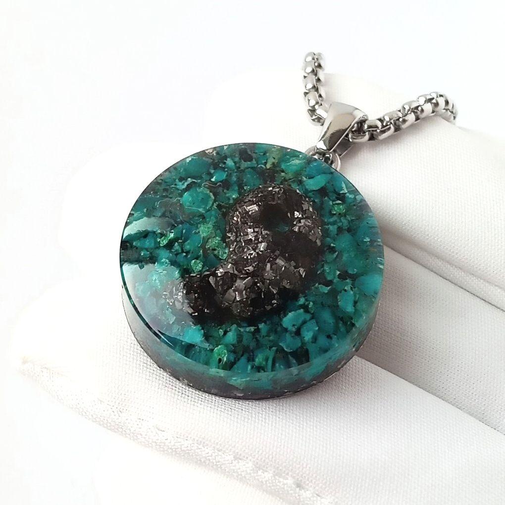 オルゴナイト｜強力パワー！！鉄質隕石×エリートシュンガイトの勾玉×クリソコラ