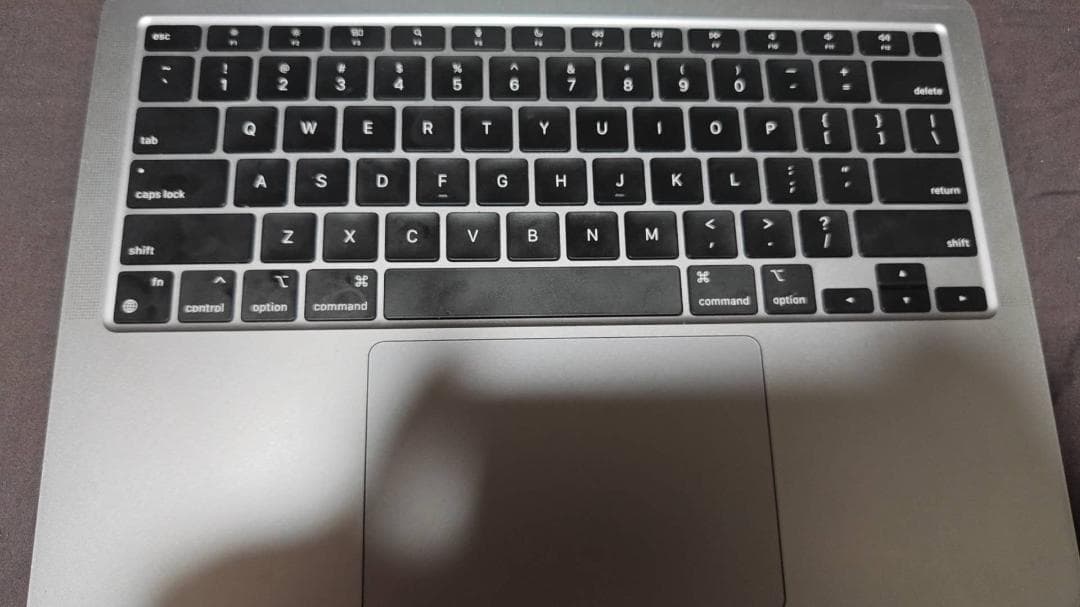 MacBook Air (M1, 8GB, 256GB SSD) 13インチ