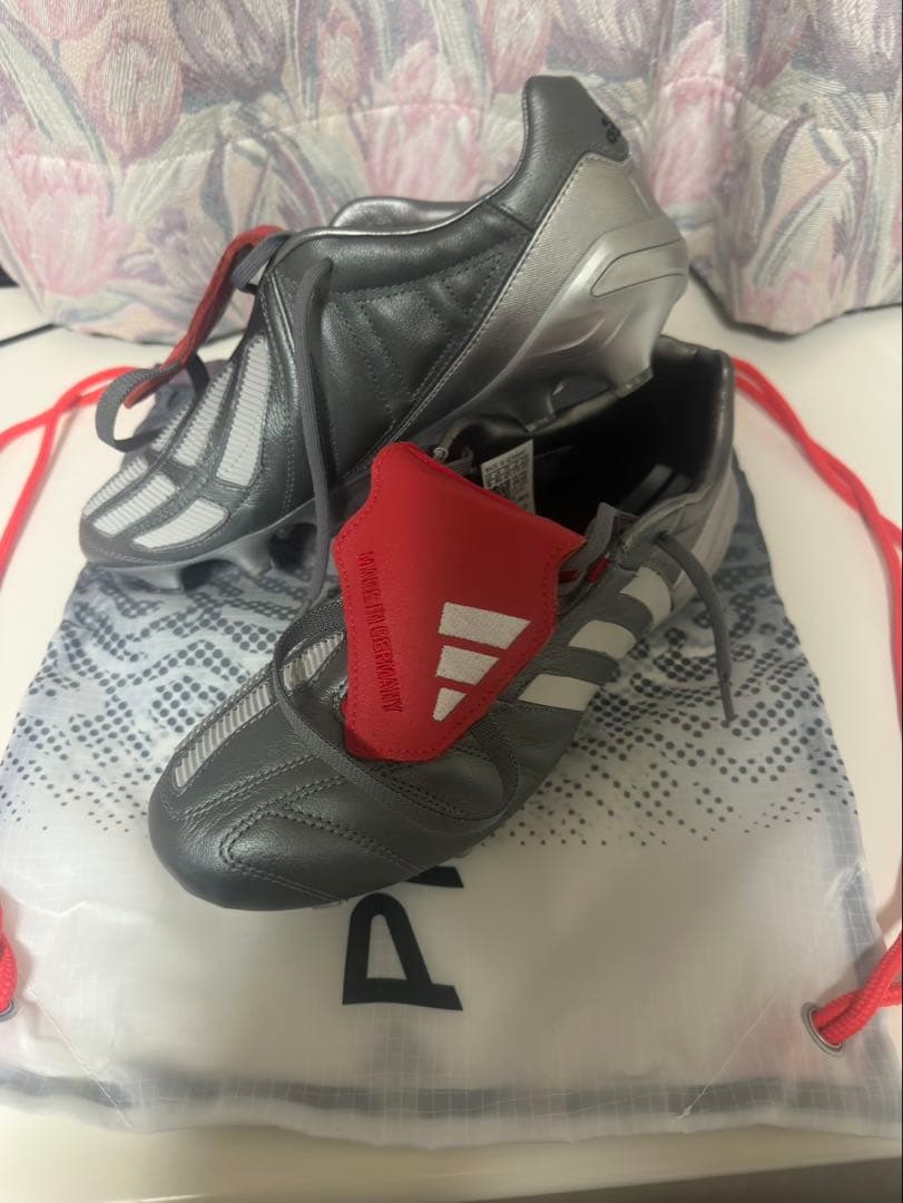 アディダス プレデターマニア復刻盤