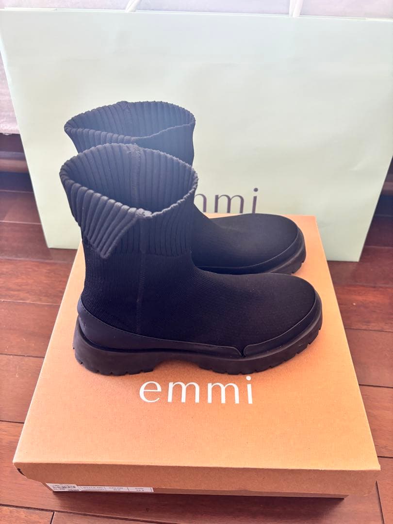 emmi ブラック2025年モデル　値下げ相談可能。