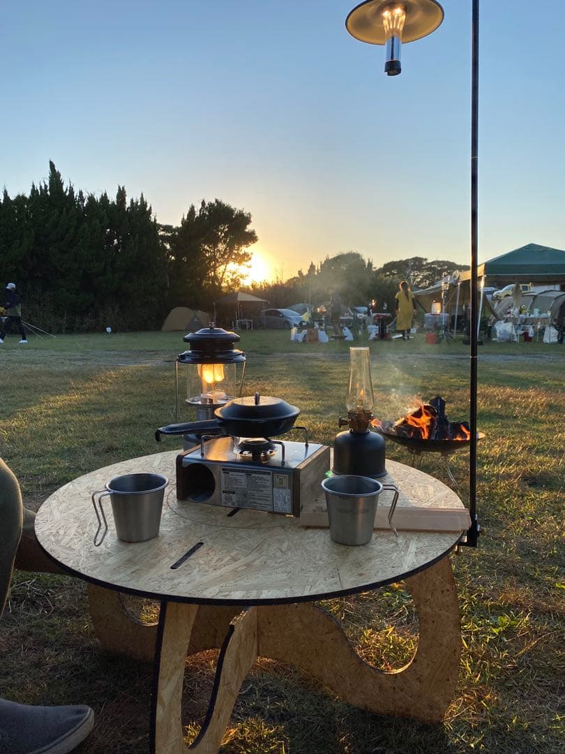 七輪が入れられるドーナツテーブル　ゼロデイ　ヘキサテーブル