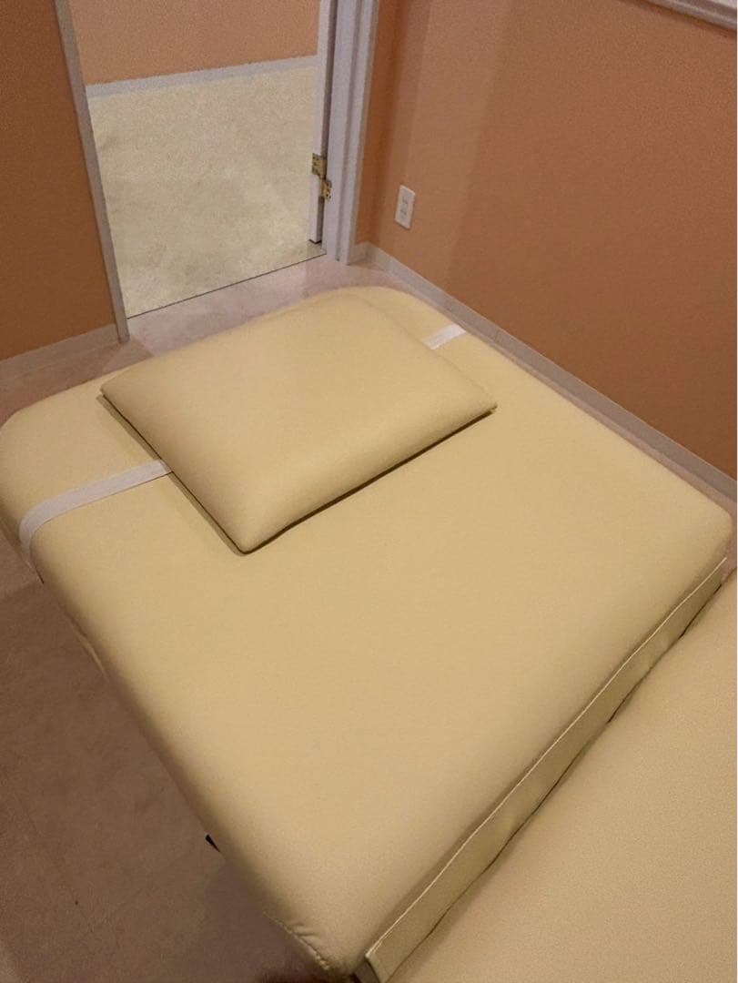 リクライニングマッサージチェア クリーム色