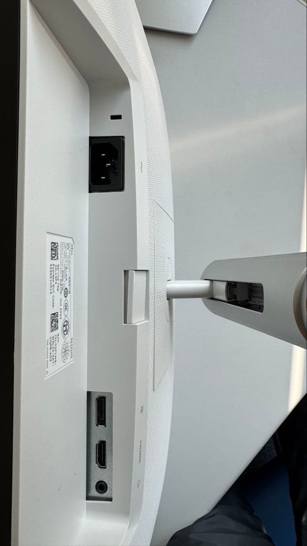 DELL 24インチ　モニター