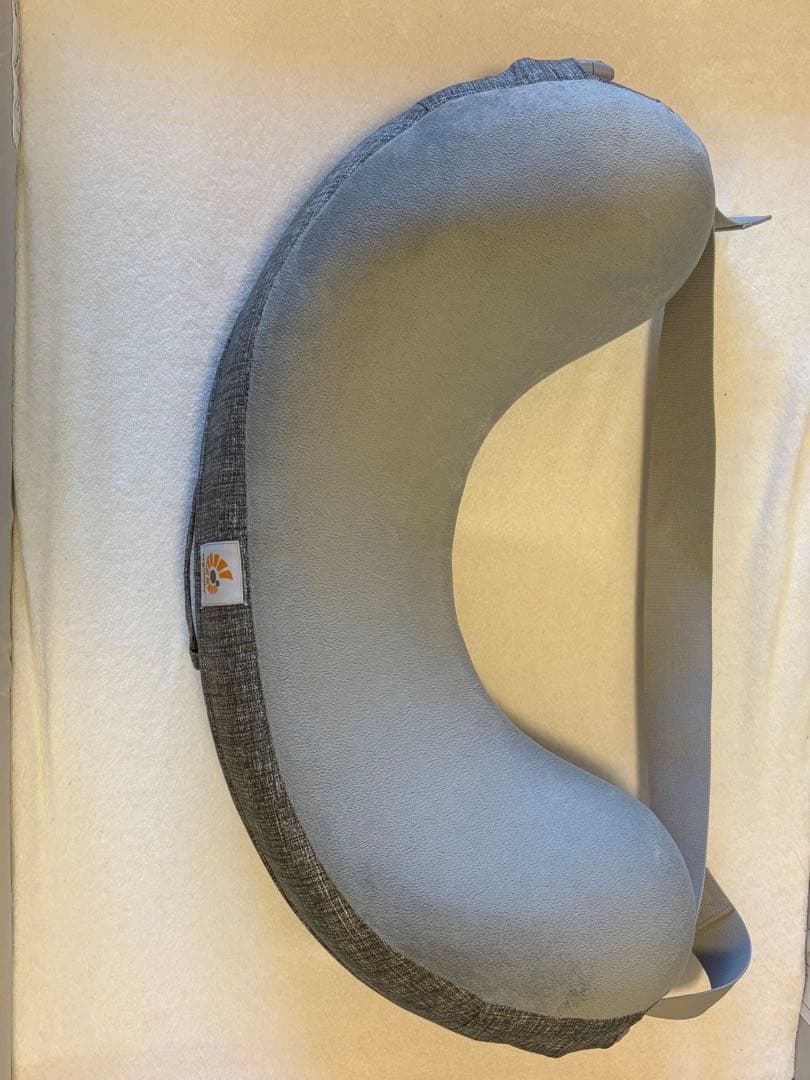 ergobaby 授乳クッション グレー