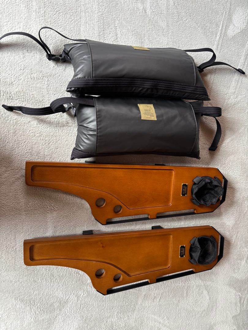 ASSOVローバーチェアの肘掛けと枕の2個セット