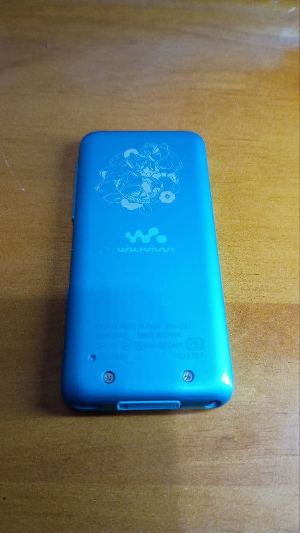 (送料無料) [要商品内容確認] ウォークマンSシリーズ 初音ミク モデル 中古