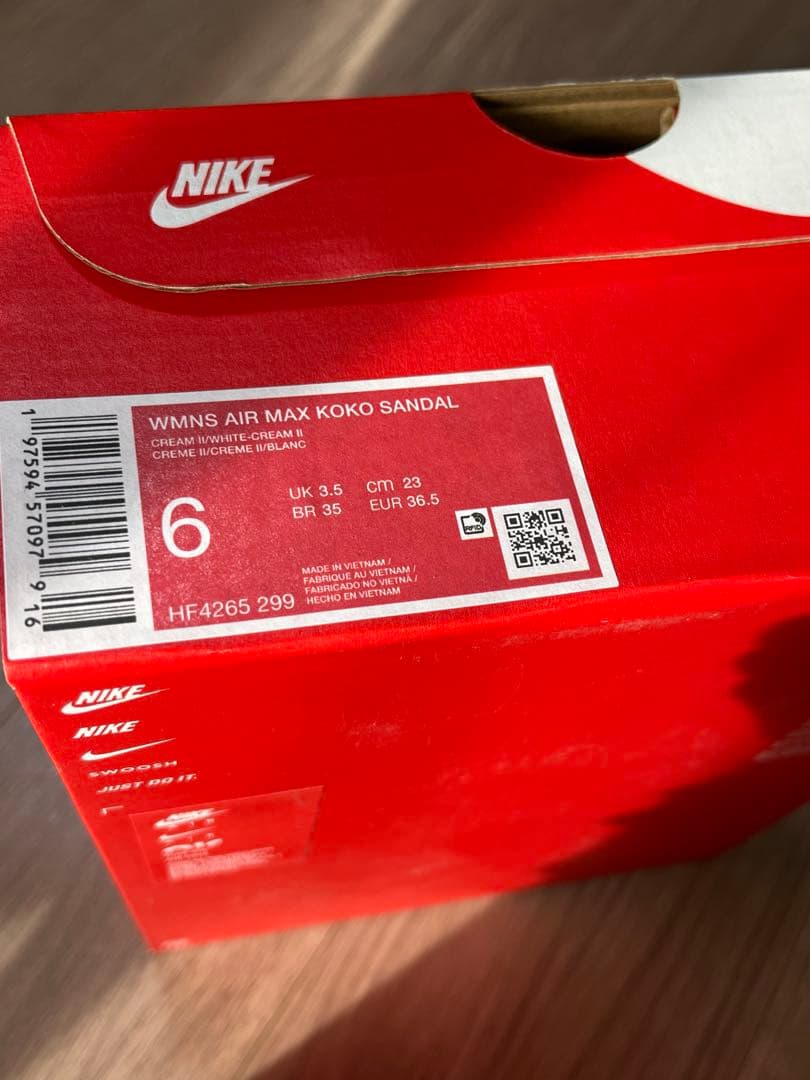 NIKEウィメンズエアマックスココサンダルCream Ⅱベージュ　23 6