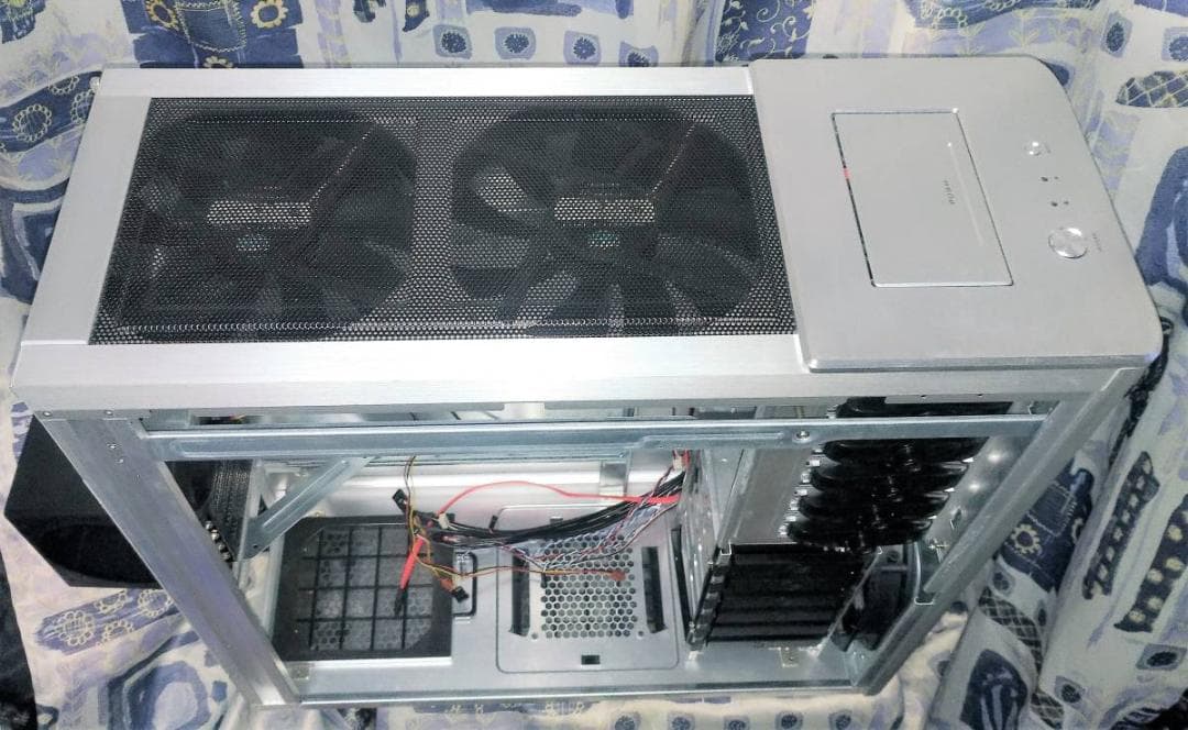 Cooler Master フルタワーケース HTPCケース アルミ シルバー