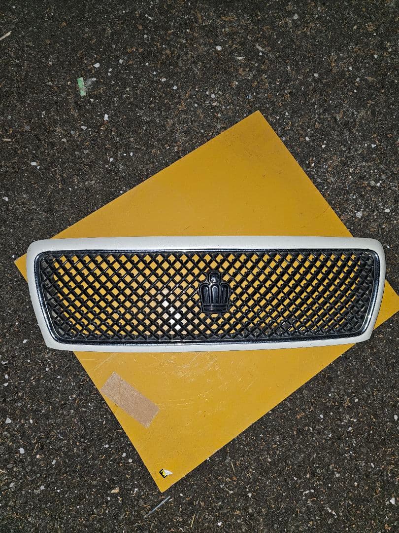 17クラウンアスリートv グリル