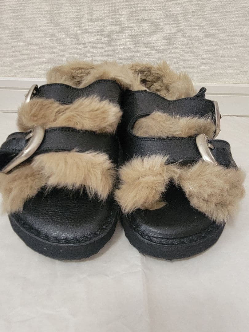 CAMINANDO　カミナンド　ダブルバックル　ファーサンダル