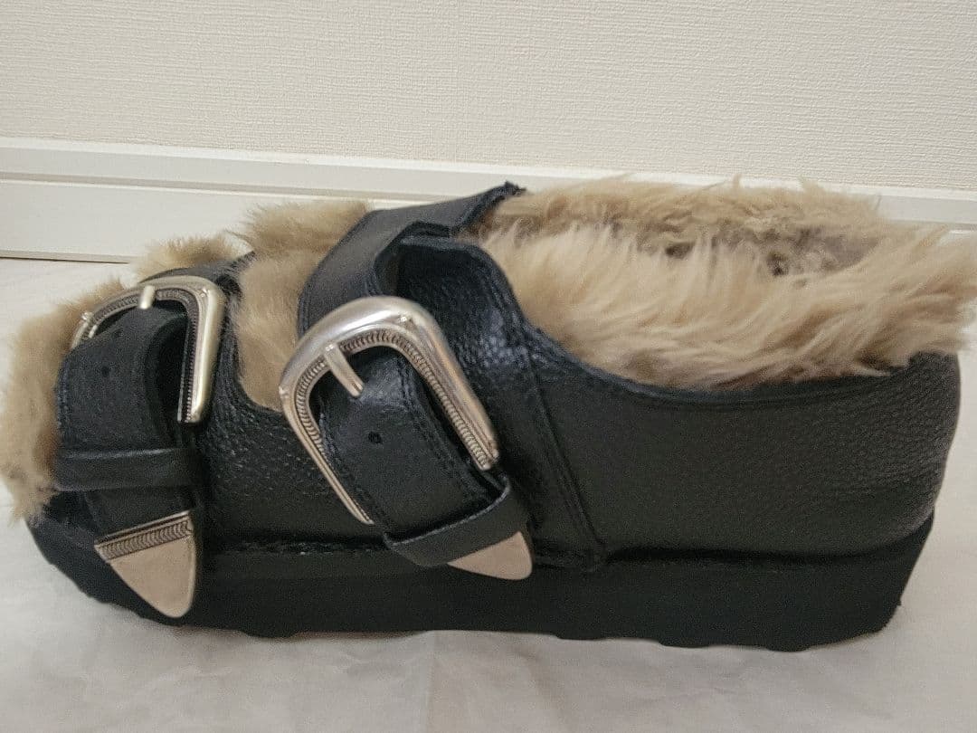 CAMINANDO　カミナンド　ダブルバックル　ファーサンダル